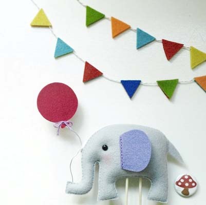Illustrated website: Elephant & balloon cake topper